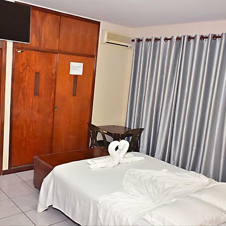 Hostal Ibiza Санта Крус де ла Сиера Екстериор снимка