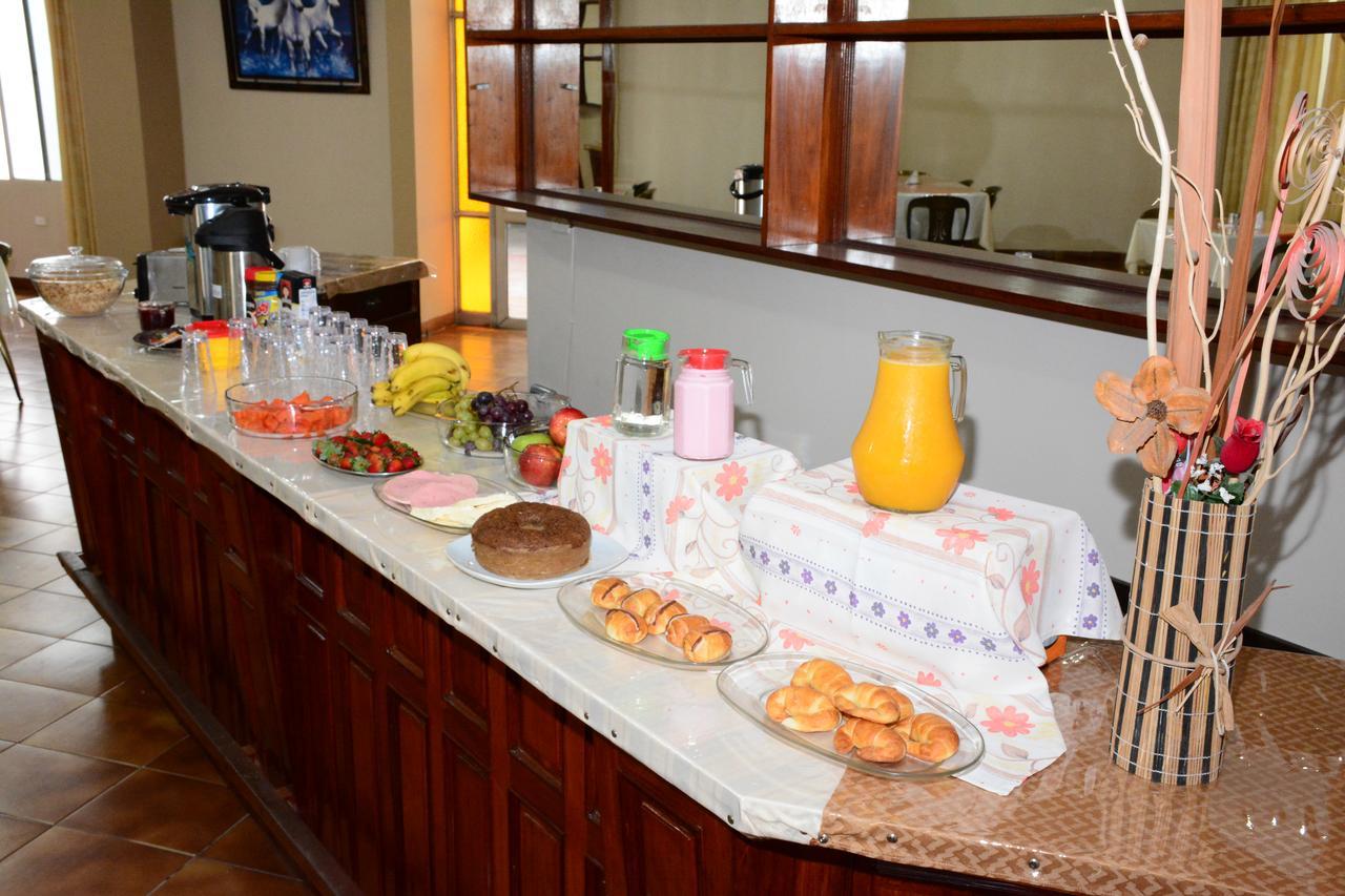 Hostal Ibiza Санта Крус де ла Сиера Екстериор снимка