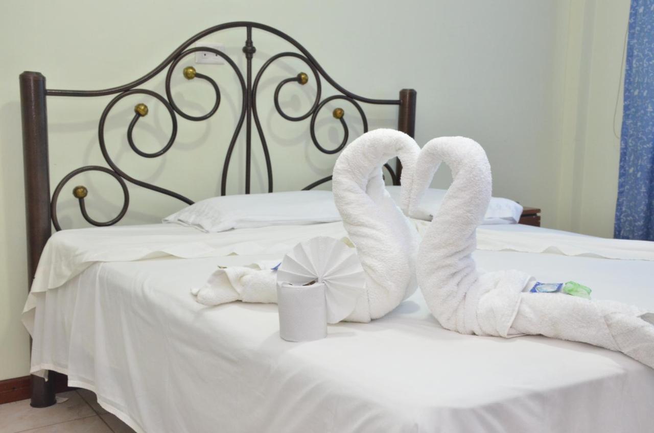 Hostal Ibiza Санта Крус де ла Сиера Екстериор снимка