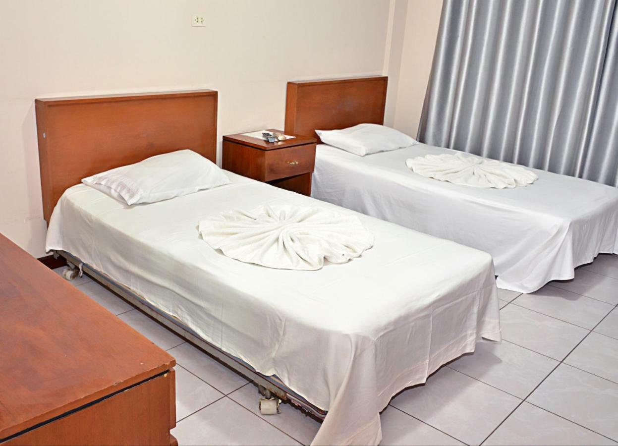 Hostal Ibiza Санта Крус де ла Сиера Екстериор снимка
