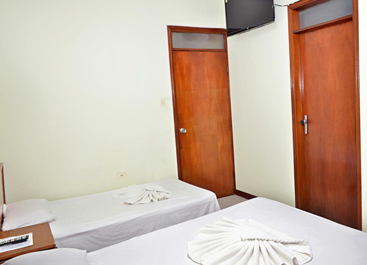 Hostal Ibiza Санта Крус де ла Сиера Екстериор снимка