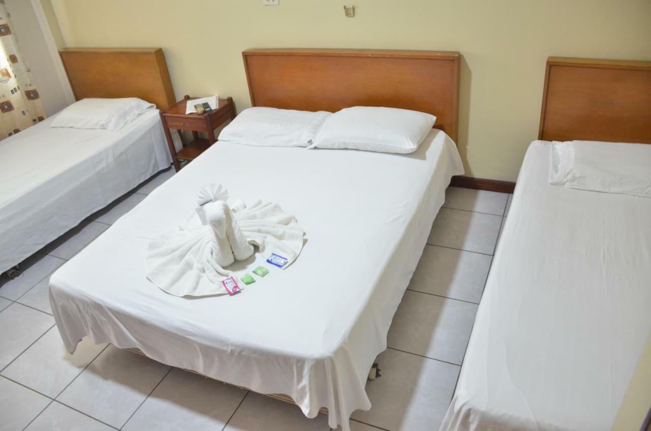 Hostal Ibiza Санта Крус де ла Сиера Екстериор снимка