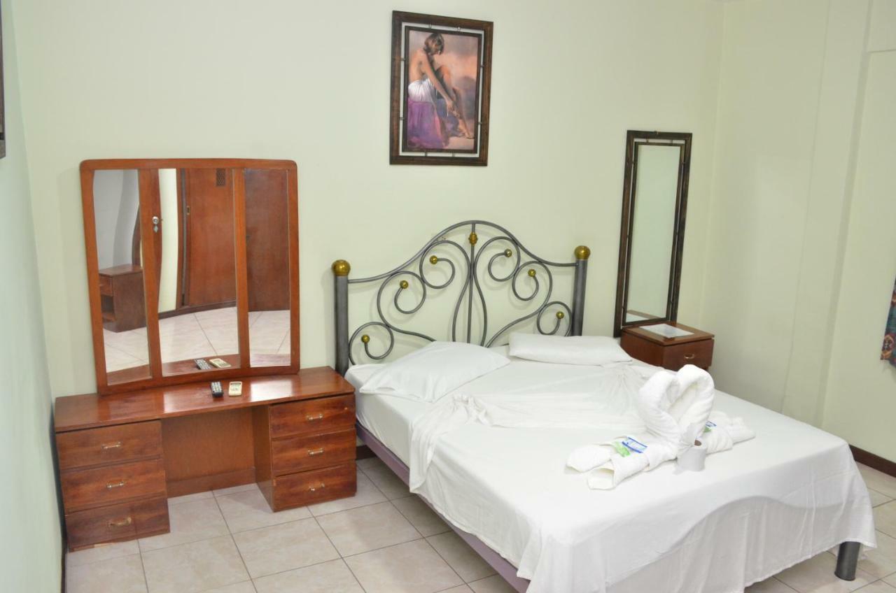 Hostal Ibiza Санта Крус де ла Сиера Екстериор снимка